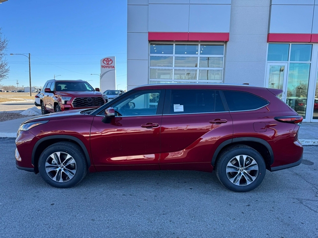 2024 Toyota Highlander XLE In Ruby Flare Pearl Nex Tech Classifieds