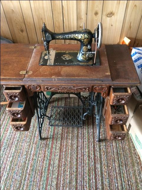 Antique Singer Sewing Machine - Nex-Tech Classifieds