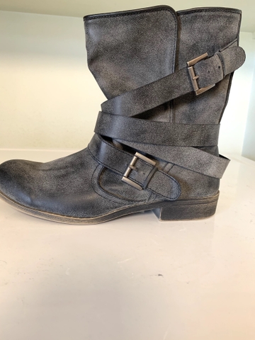 Madden Girl ankle boots - Nex-Tech Classifieds