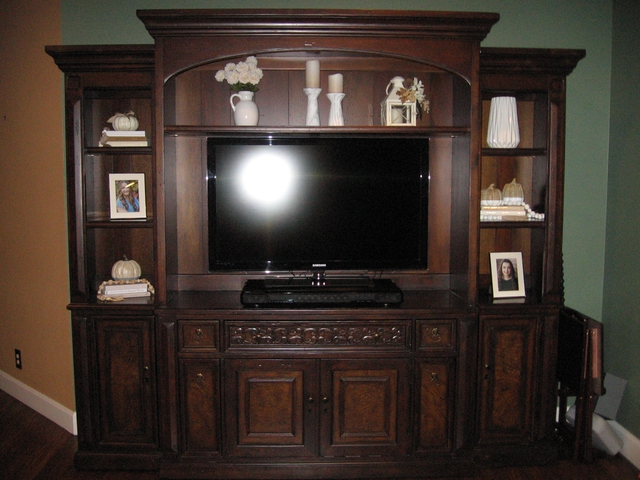 Haverty's Entertainment Wall TV Storage Shelves PRICE REDUCE - Nex-Tech ...