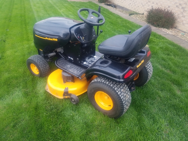 Poulan pro best sale lawn tractor