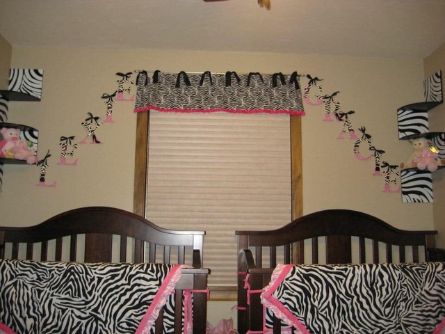 Zebra Print Crib Set And Accessories Nex Tech Classifieds