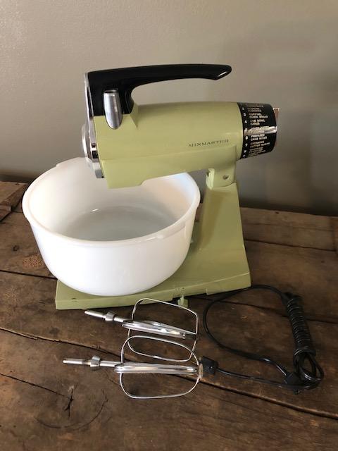 Sunbeam Mixmaster Heritage Series Mixer With 2 Bowls And Beaters