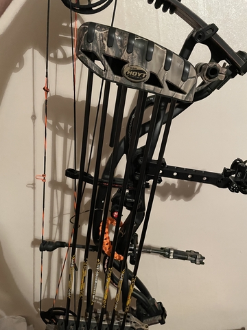 Hoyt Carbon Element - Nex-tech Classifieds