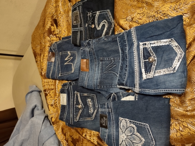 woman jeans size 14-16 - Nex-Tech Classifieds