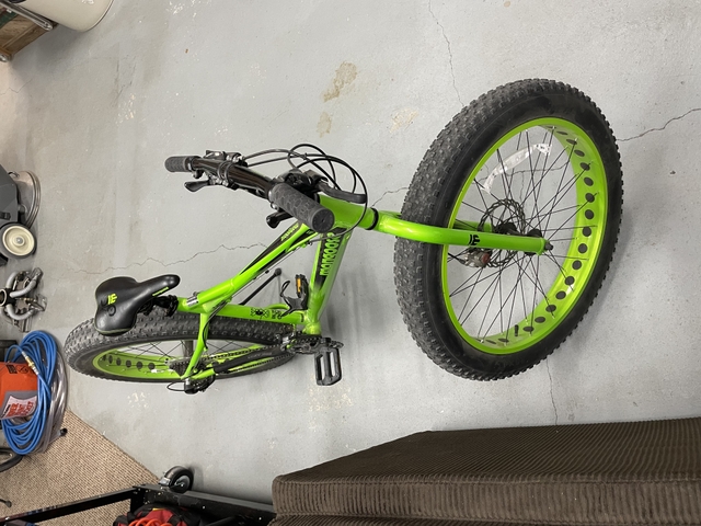 Mongoose 26 inch discount fat tire bike