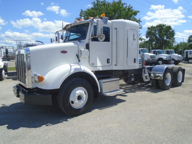 2012 Peterbilt 365 tandem axle tractors with 36