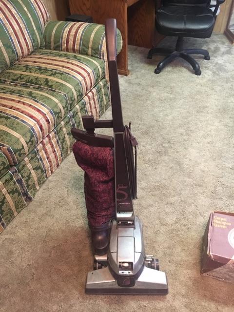 KIRBY VACUUM CLEANER UPRIGHT G5D W/TOOLS