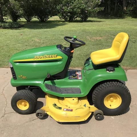 John Deere LT180 w 48 deck