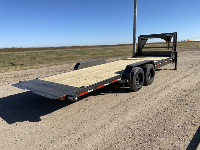 Maxx D Trailer - 24' X 83