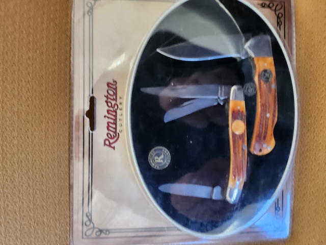 Remington Hardwoods Knife Haven Tin Set