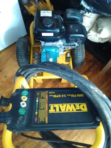 Dewalt power washer 3.0 GPM. 2800 psi