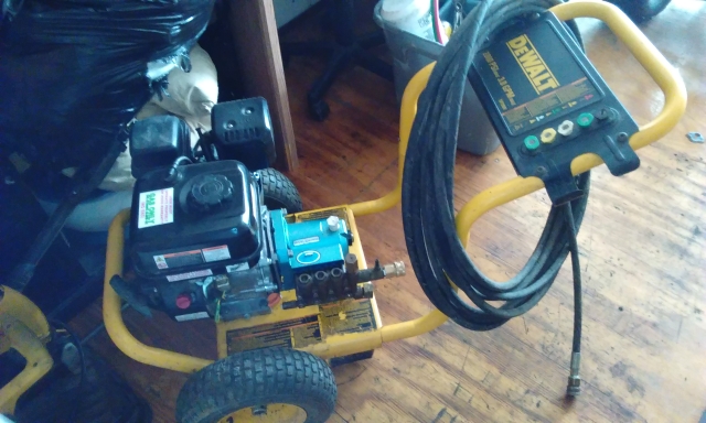 Dewalt power washer 3.0 GPM. 2800 psi