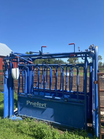 Prefiert S04 squeeze chute - Nex-Tech Classifieds