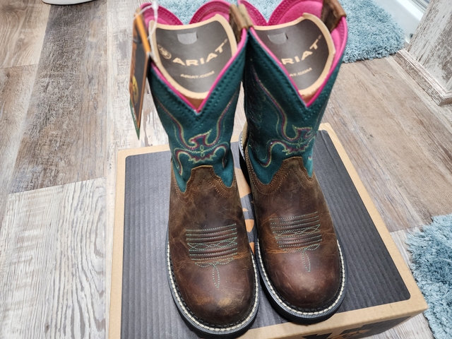 Ariat thunderbird clearance boots square toe