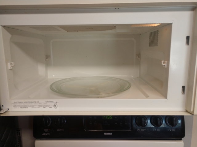 Maytag Microwave - Nex-Tech Classifieds