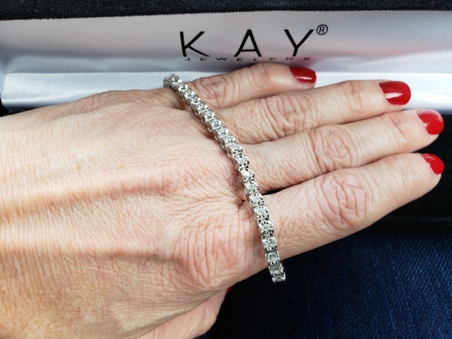 1 carat white gold diamond tennis bracelet