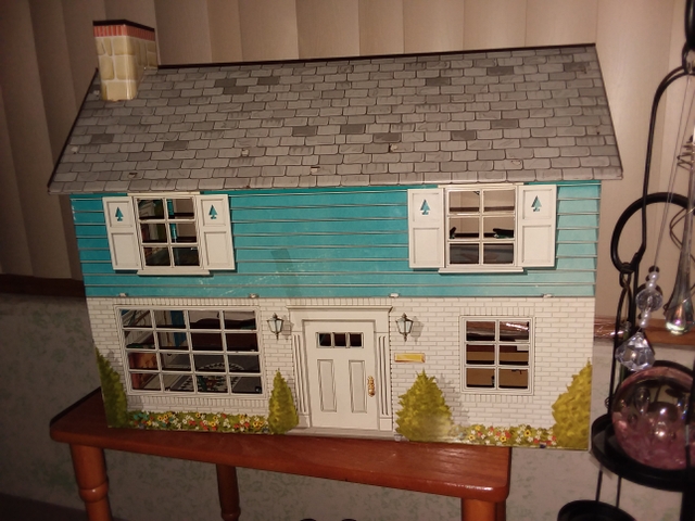 lighted dollhouse