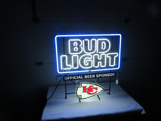 Kansas City Chiefs Light-Up Sign – The Bee Chic Boutique