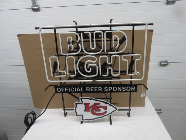 Kansas City Chiefs Light-Up Sign – The Bee Chic Boutique