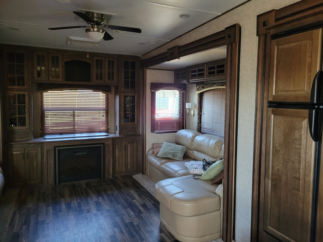 2015 Keystone Avalanche 38ft 5th Wheel - Nex-Tech Classifieds