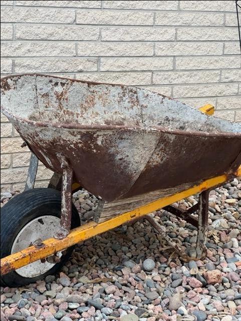 Table and Chairs/ Wheel Barrow - Nex-Tech Classifieds