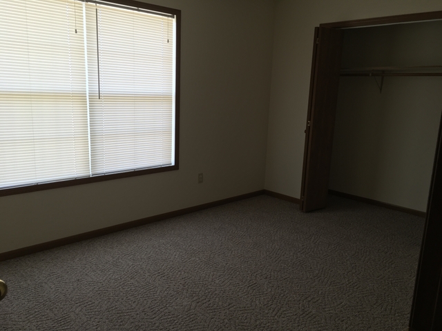 3 Bedroom Apartment w/Garage - Nex-Tech Classifieds