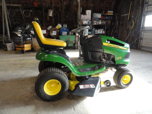 John deere best sale la110 mower