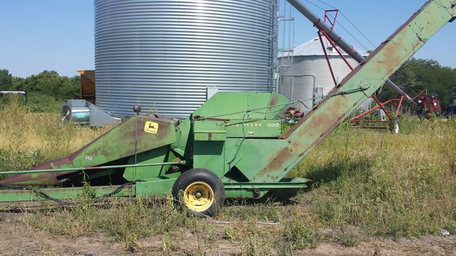 John Deere 300 Corn Picker Nex Tech Classifieds 3243