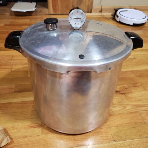 Presto 409A 0174001 Aluminum Pressure Cooker Canner Canning Pot 16 qua