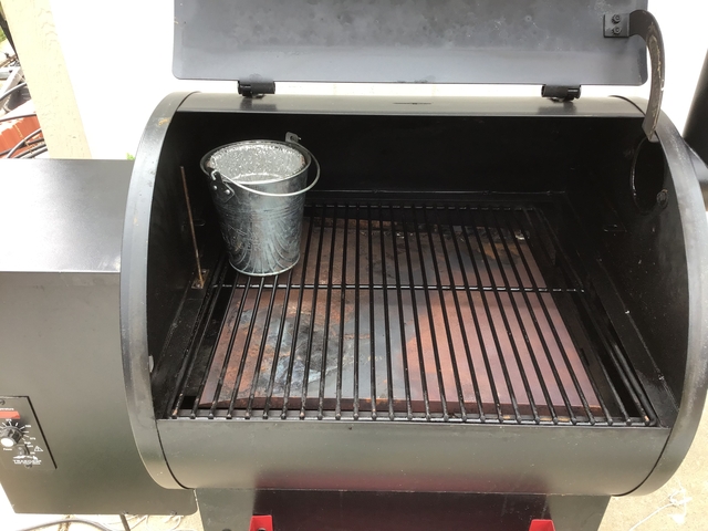 Traeger renegade hotsell elite price