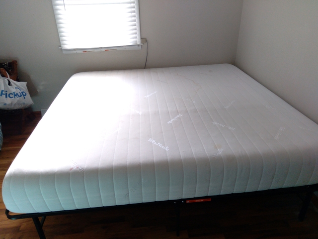 King sized Tuft and Needle memory foam mattress and frame - Nex-Tech ...