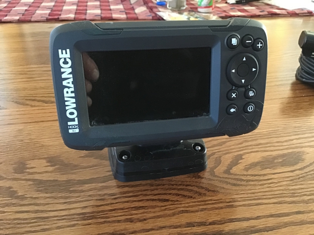 SOLD - Lowrance Hook2 4X fish finder