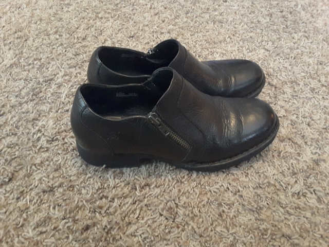 Mens Born Black leather dress shoes 8.5 - Nex-Tech Classifieds