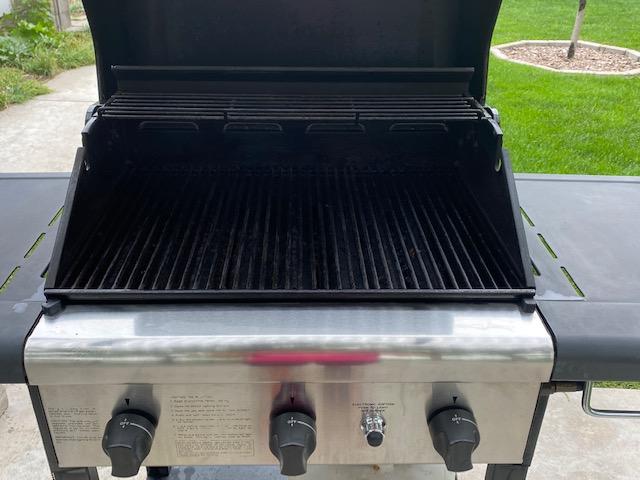 Kenmore 3-burner, propane grill - Nex-Tech Classifieds