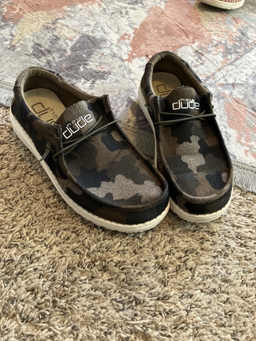 Camo Hey Dudes women size 6 - Nex-Tech Classifieds