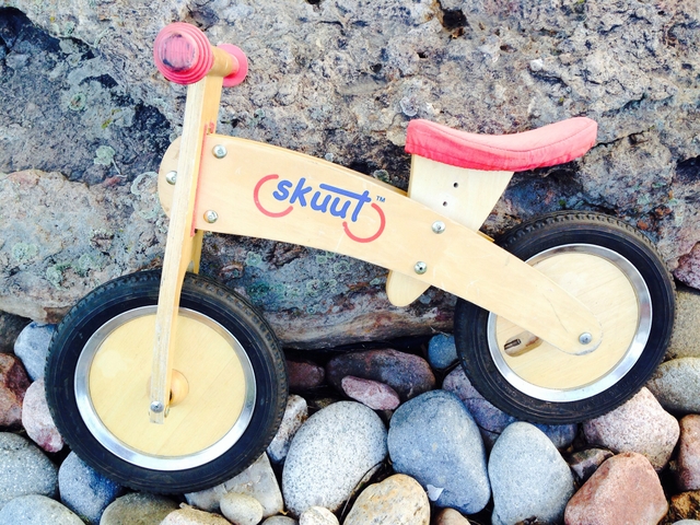 diggin active skuut wooden balance bike