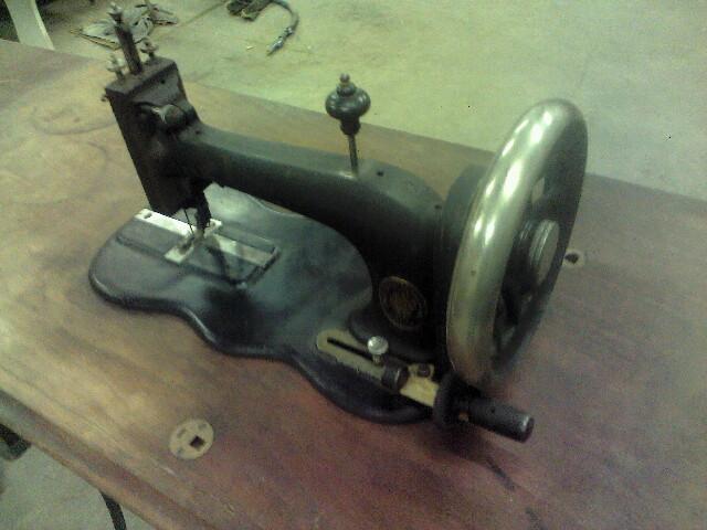 Antique Goodrich Sewing Machine with lid - Nex-Tech Classifieds