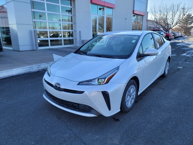 2022 Toyota Prius LE Hatchback in Wind Chill Pearl - Nex-Tech Classifieds