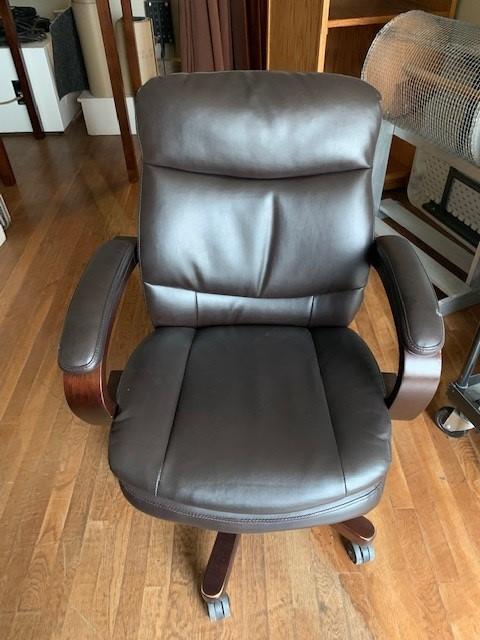 Sewing Chair with Storage - Nex-Tech Classifieds