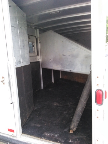 2000 Exiss SS400 4 Horse Trailer with AC and LQ - Nex-Tech Classifieds