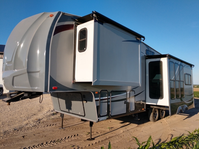 2011 5th Wheel Camper - Nex-Tech Classifieds