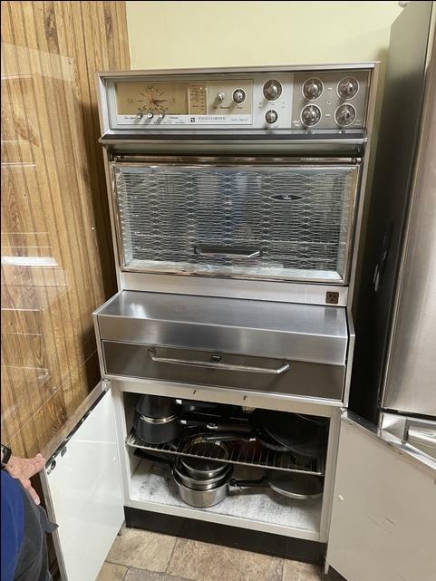 Vintage 40 Inch Frigidaire Stove/Oven - Nex-Tech Classifieds