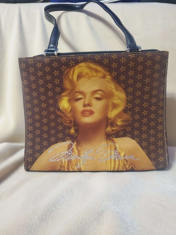 1954 Marilyn Monroe Owned Needlepoint Purse Worn for Marriage to