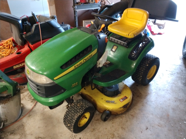 john deere 102 riding mower