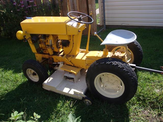 1962 INTERNATIONAL HARVESTER CUB CADET