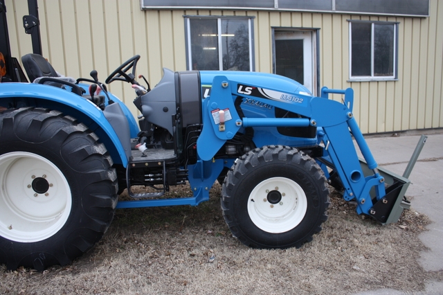 LS Tractor*XR4040* 40hp tractor & loader with free implement - Nex-Tech ...