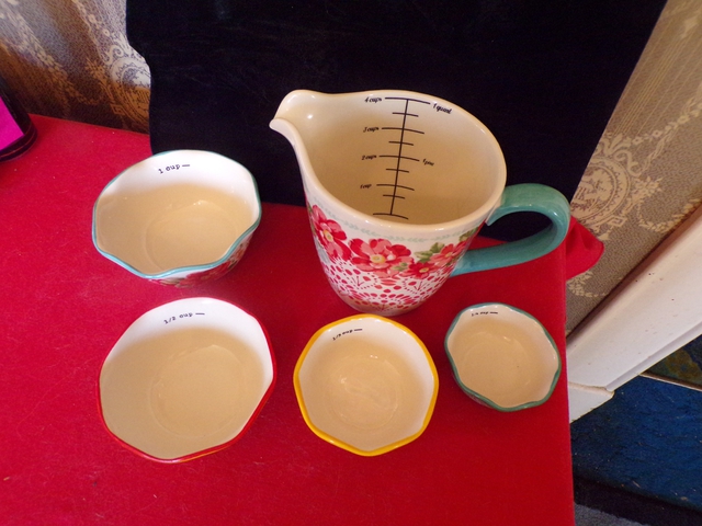 Pioneer Woman 5 Piece Prep Set Measuring bowls & Cup - Nex-Tech Classifieds