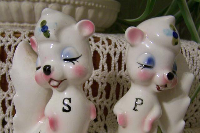 Vintage Wooden Cat Magnetic Salt & Pepper Shakers by Enesco 