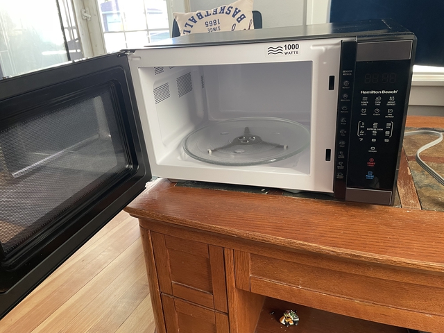 Oster microwave - Nex-Tech Classifieds